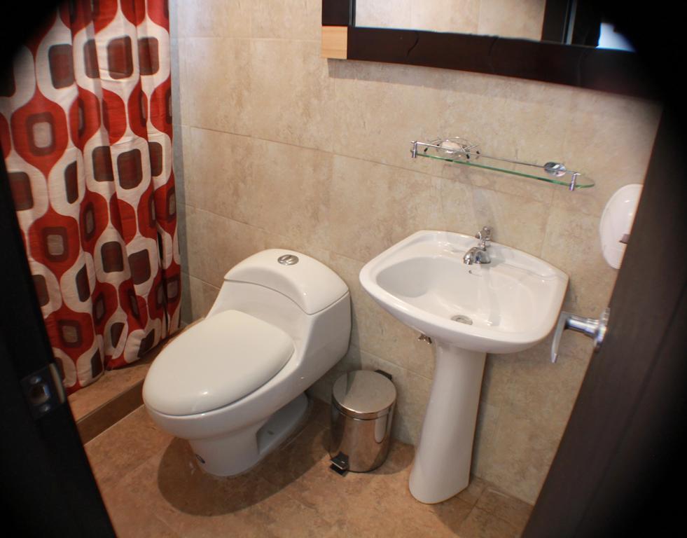 Mercedes Airport-quito Hotel 3*