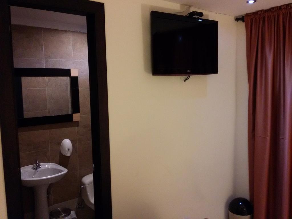 Hotel Mercedes Airport-quito 3*