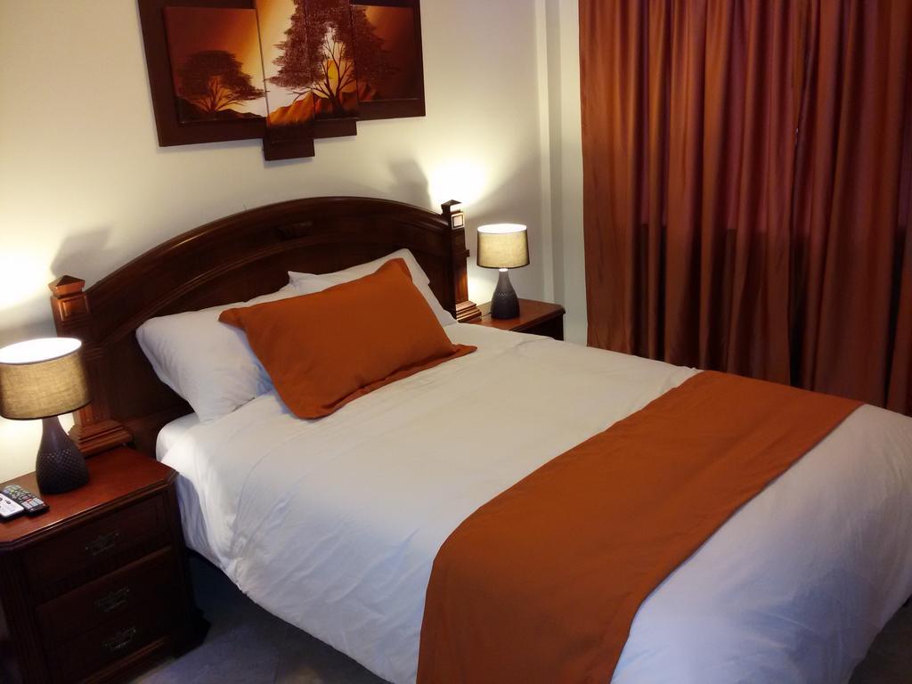 Mercedes Airport-quito Hotel 3*
