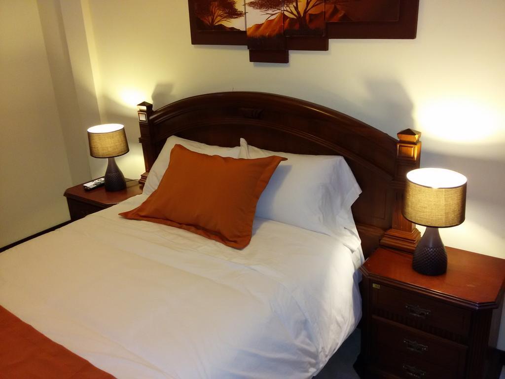 Mercedes Airport-quito 3* Tababela